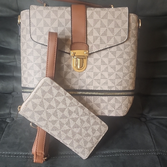 Handbags - Elegant Tan and Cream Women's Bag Set